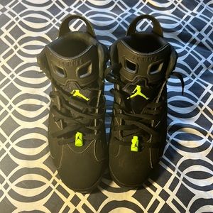 Jordan retro 6, condition-fairly new, only worn a few times